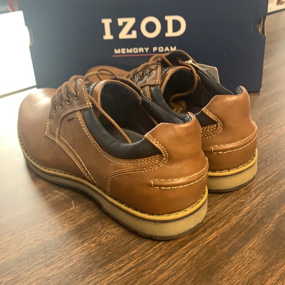 NIB Izod Men’s Cal Low Top Memory Foam Shoes Brown - Picture 5 of 6